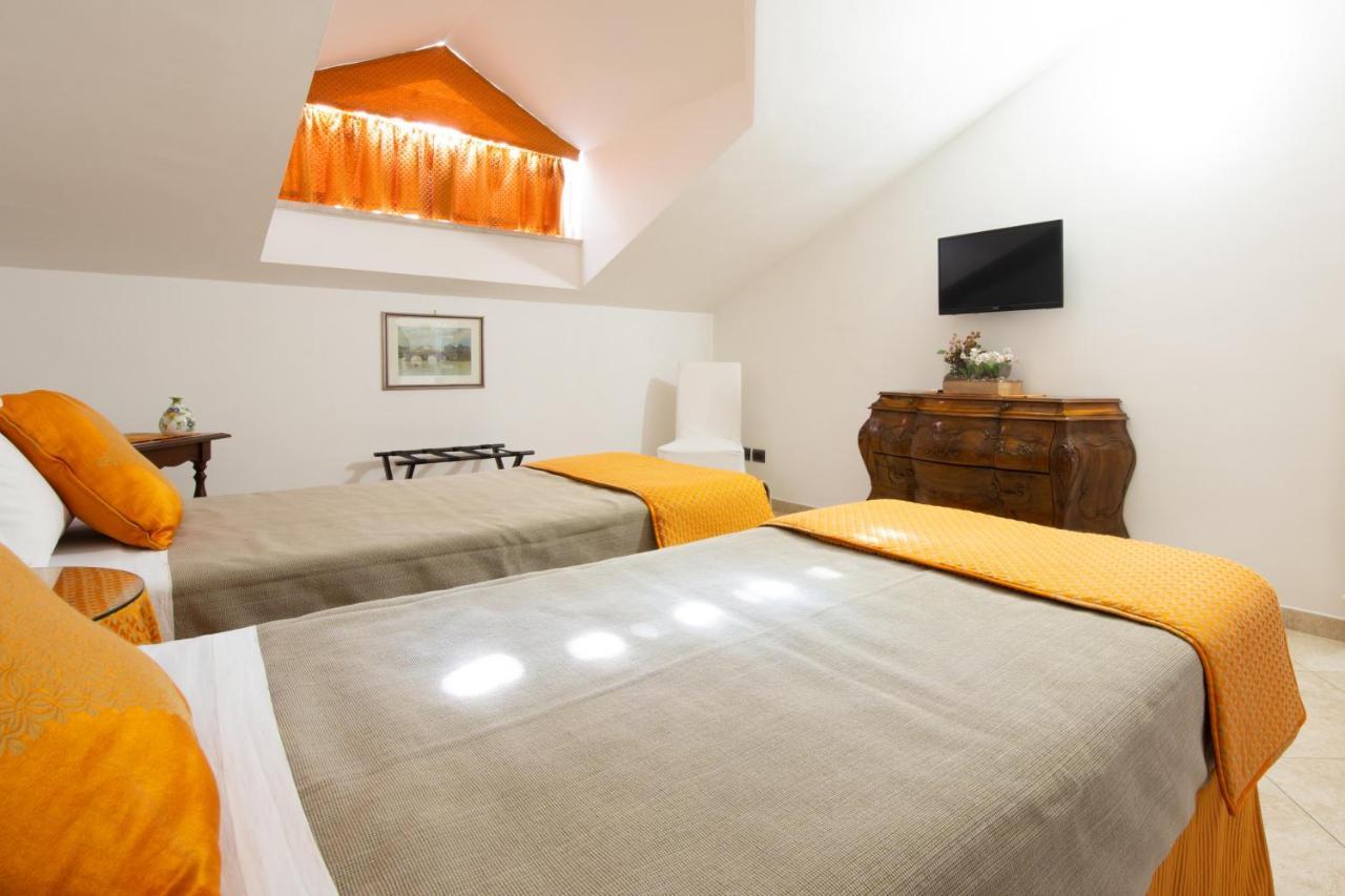 L'Insolita Reggia Καζέρτα Εξωτερικό φωτογραφία