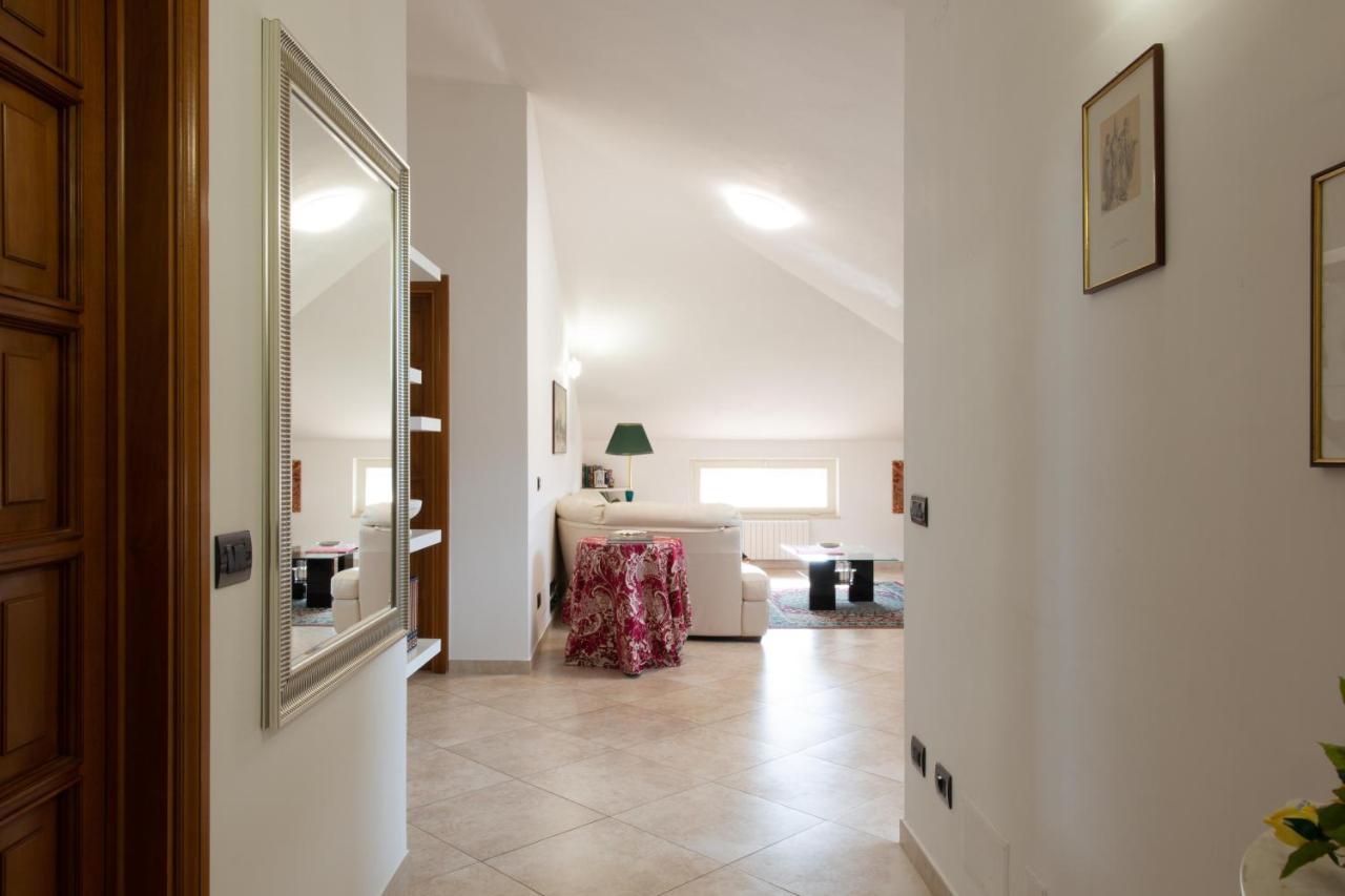 L'Insolita Reggia Καζέρτα Εξωτερικό φωτογραφία