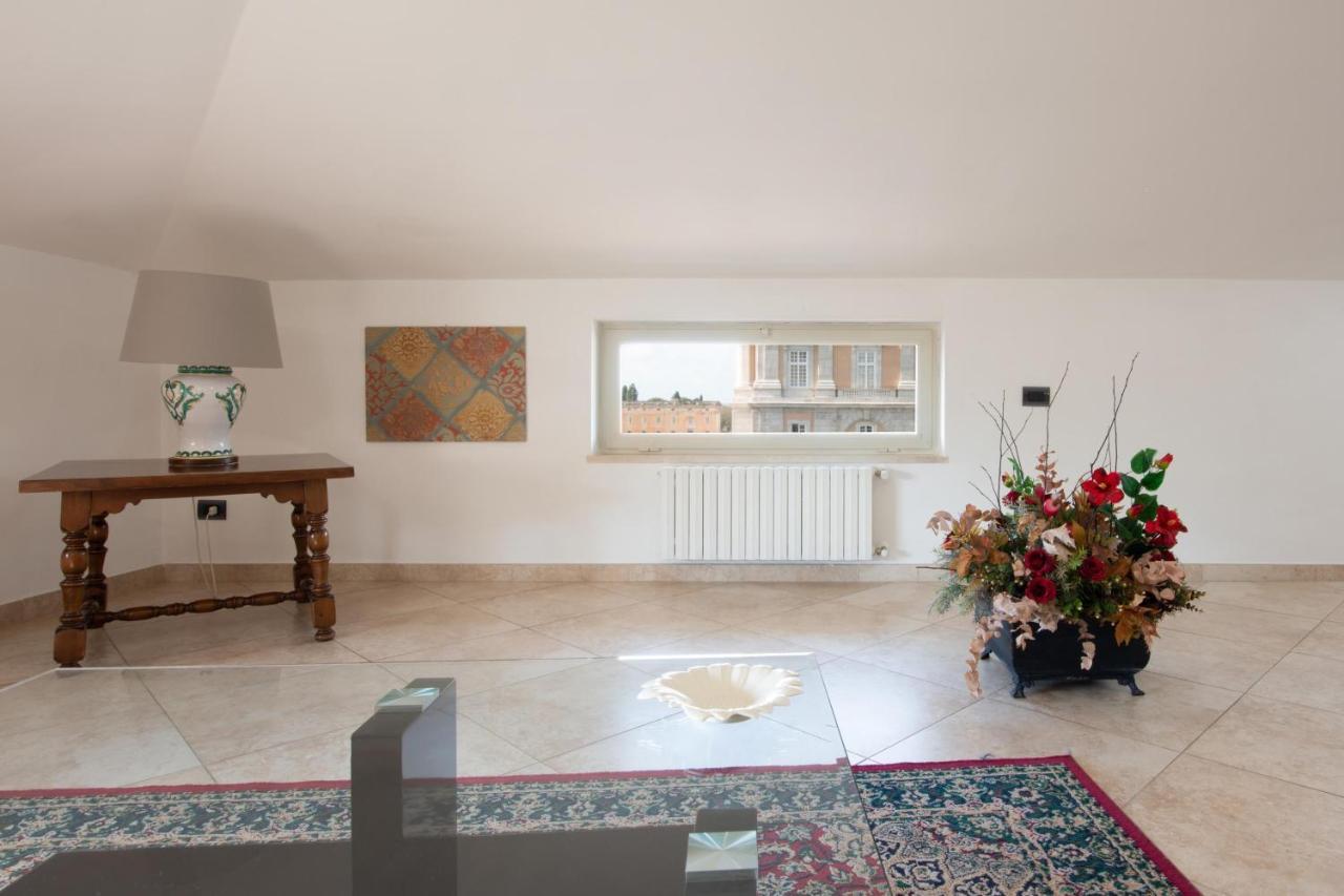 L'Insolita Reggia Καζέρτα Εξωτερικό φωτογραφία