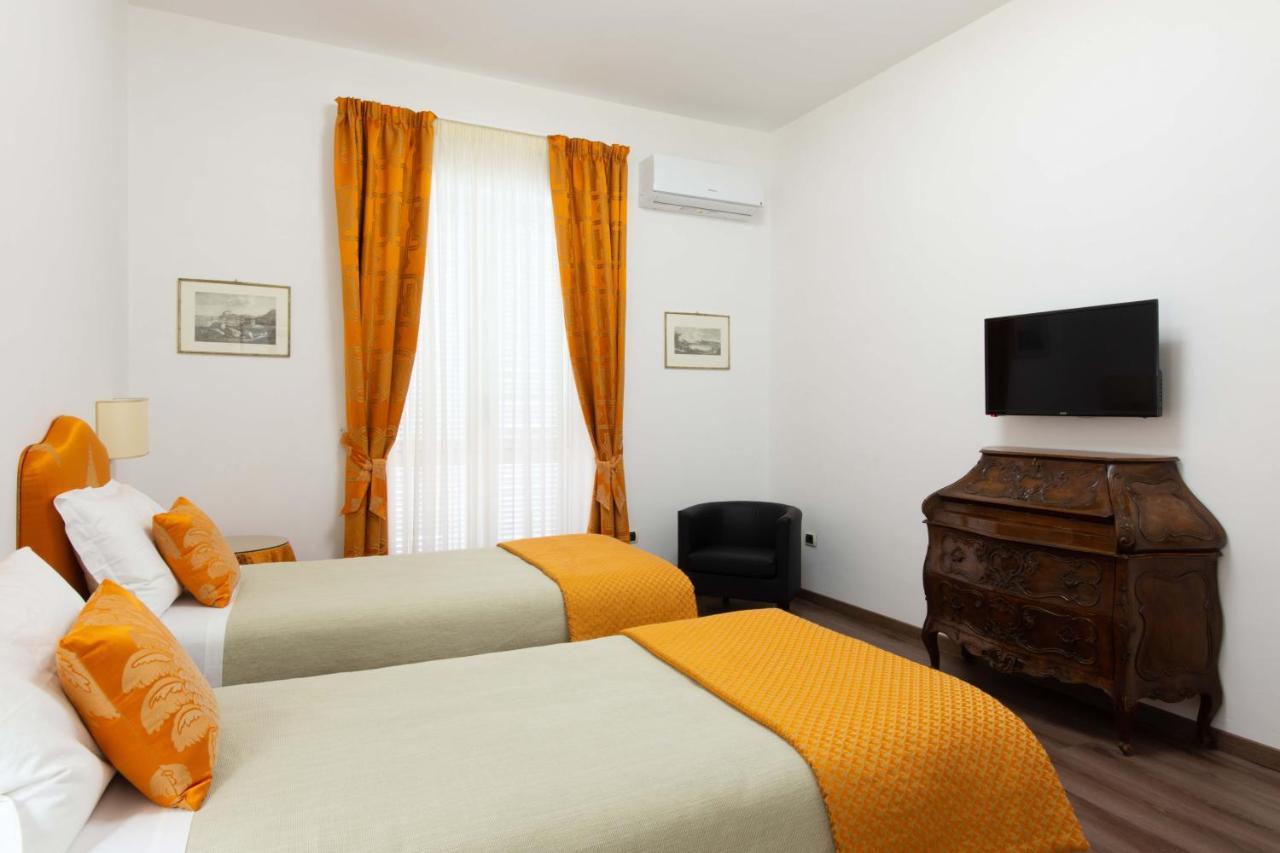 L'Insolita Reggia Καζέρτα Εξωτερικό φωτογραφία