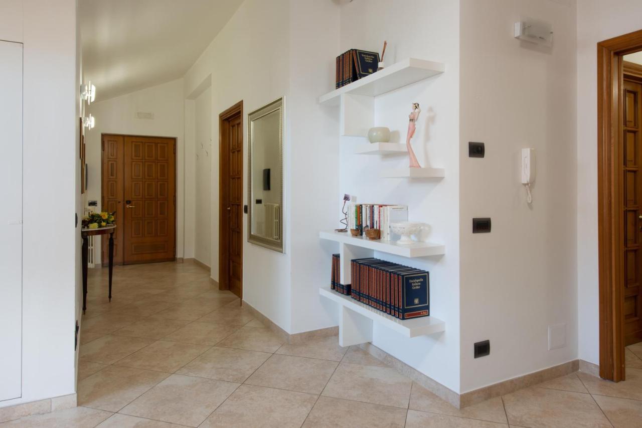 L'Insolita Reggia Καζέρτα Εξωτερικό φωτογραφία